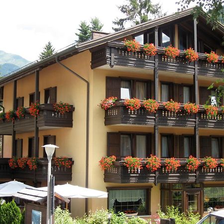 Hotel Binelli Pinzolo Bagian luar foto