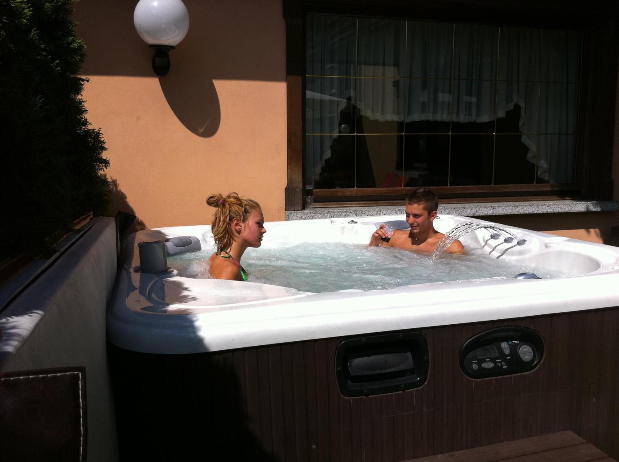 Hotel Binelli Pinzolo Bagian luar foto
